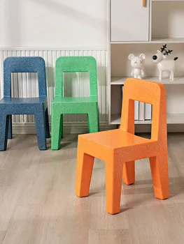 הנורדית המודרנית שרפרף פלסטיק ריהוט הסלון שולחן קטן, כיסא מרפסת קצף משענת שרפרפים ביתיים למידה כיסאות