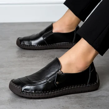 2023 חדש בעבודת יד עור גברים מקרית נעלי עיצוב הנעליים אדם נוח נעלי עור גברים נעלי נהיגה עבודת יד נעליים