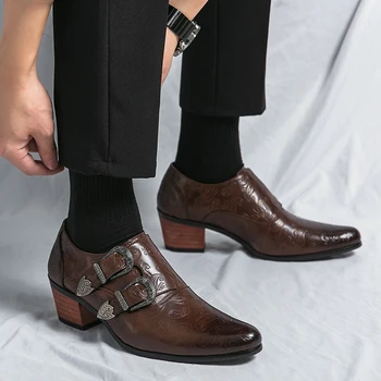 קוריאנית בראון גברים של נעלי חתונה האופנה Slim Fit מכוון גבוה העקב נעלי קט לנשימה מזדמנים אופנה נעלי עור