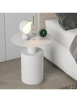 Maifan הנורדית בסגנון מודרני מינימליסטי שולחן ליד המיטה בחדר השינה סביב שולחן קטן יצירתי שולחן ליד המיטה אור יוקרה ברזל חשיל
