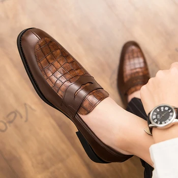אמיתי עור לגברים נעליים מזדמנים מותג יוקרה 2023 Mens נעלי מוקסינים לנשימה להחליק על שחור נהיגה נעלי גודל פלוס 37-47